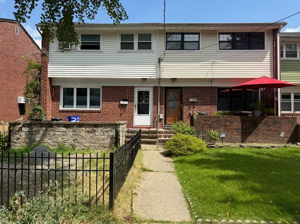 33 Edgewater Pl
