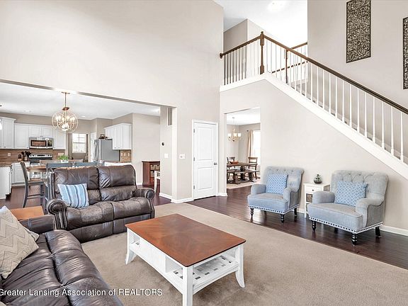5th image of 2716 Lupine Dr