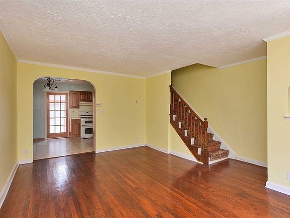 3rd image of 15909 Powells Cove Blvd