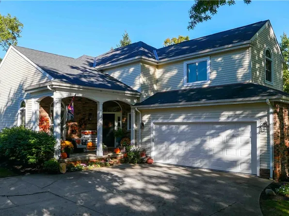 345 E Pioneer Trl, Aurora, OH 44202