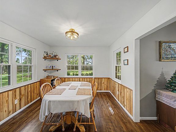 5th image of 2731 Scott St