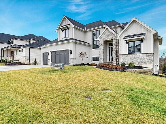 3rd image of 17100 Earnshaw St