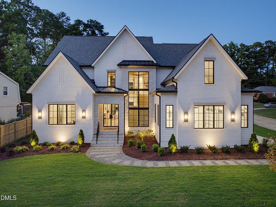 1st image of 413 Pinecroft Dr
