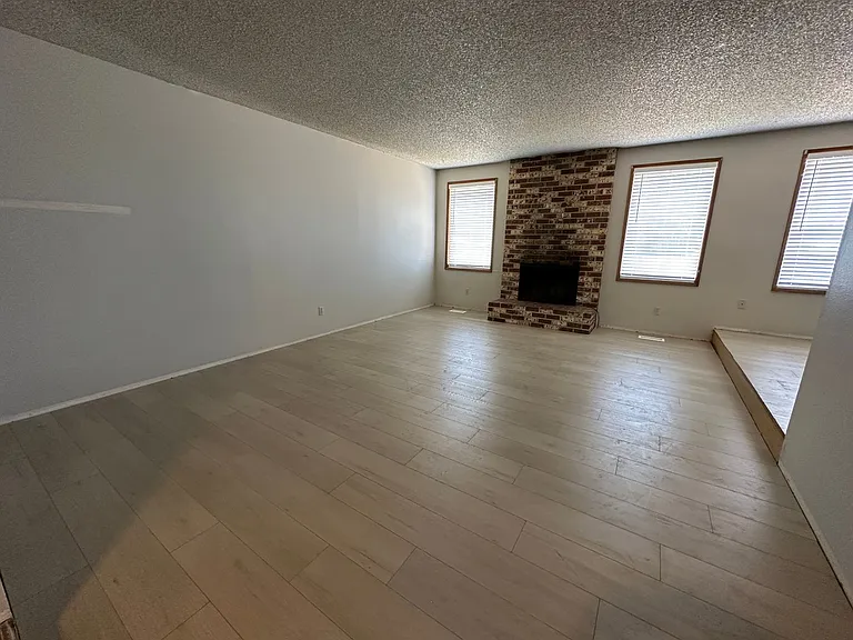 4716 SW Stoddard Dr — Photo 2