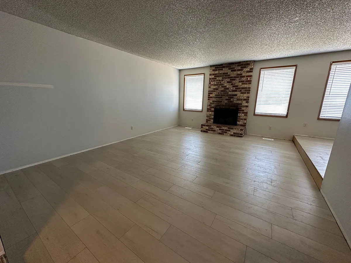 Building Photo - 4716 SW Stoddard Dr