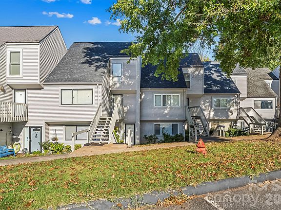 3rd image of 1050 21st Ave