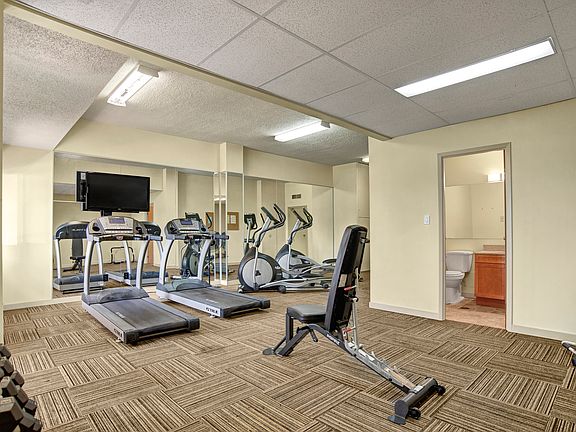 3rd image of 33 River St W #2-Bedroom