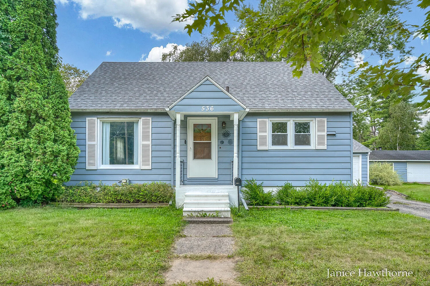 536 E Clinton St photo 1