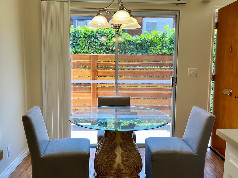 228 W Lemon Ave #B — Photo 6