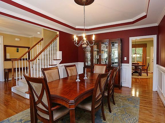 4th image of 1401 Starmont Dr