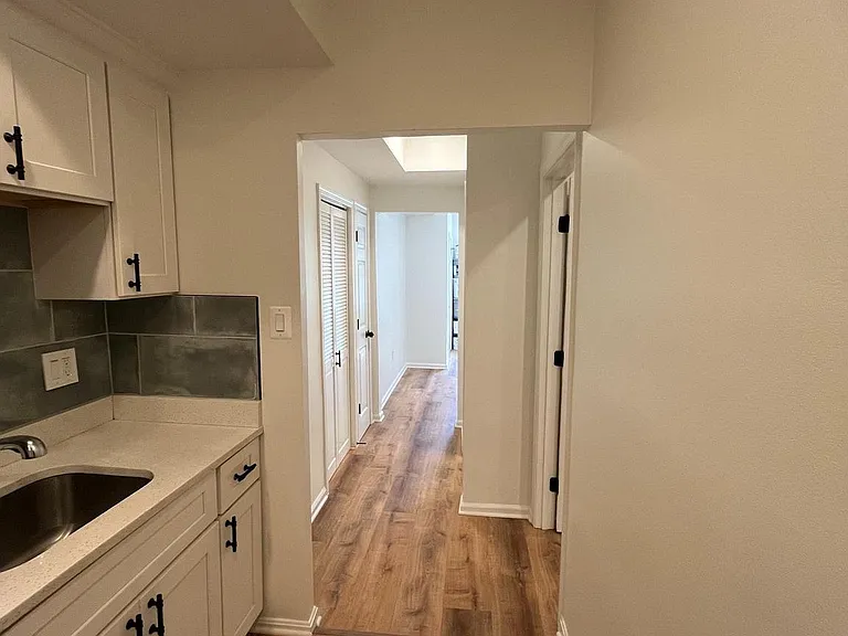 1718 W Virginia Ave NE #1 — Photo 5