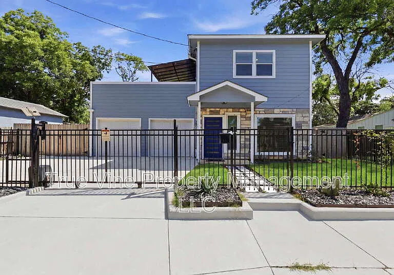 216 E Fest St — Photo 1