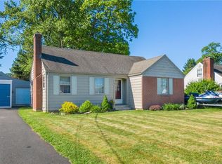 15 Grove Rd, Cromwell, CT 06416