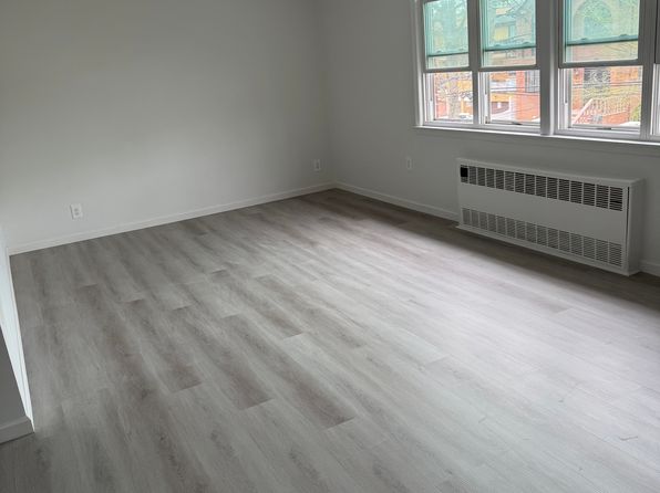 4366 159th St FLOOR 2