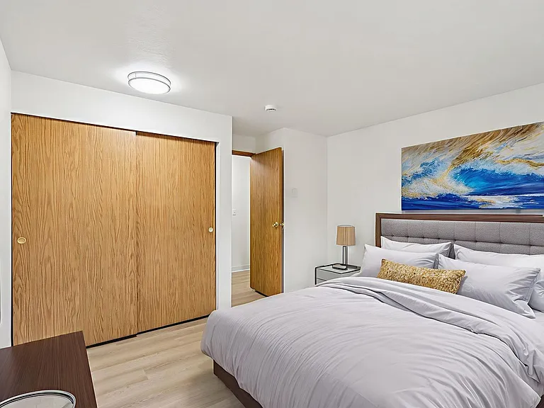 Glenbrook Apartments — Photo 6