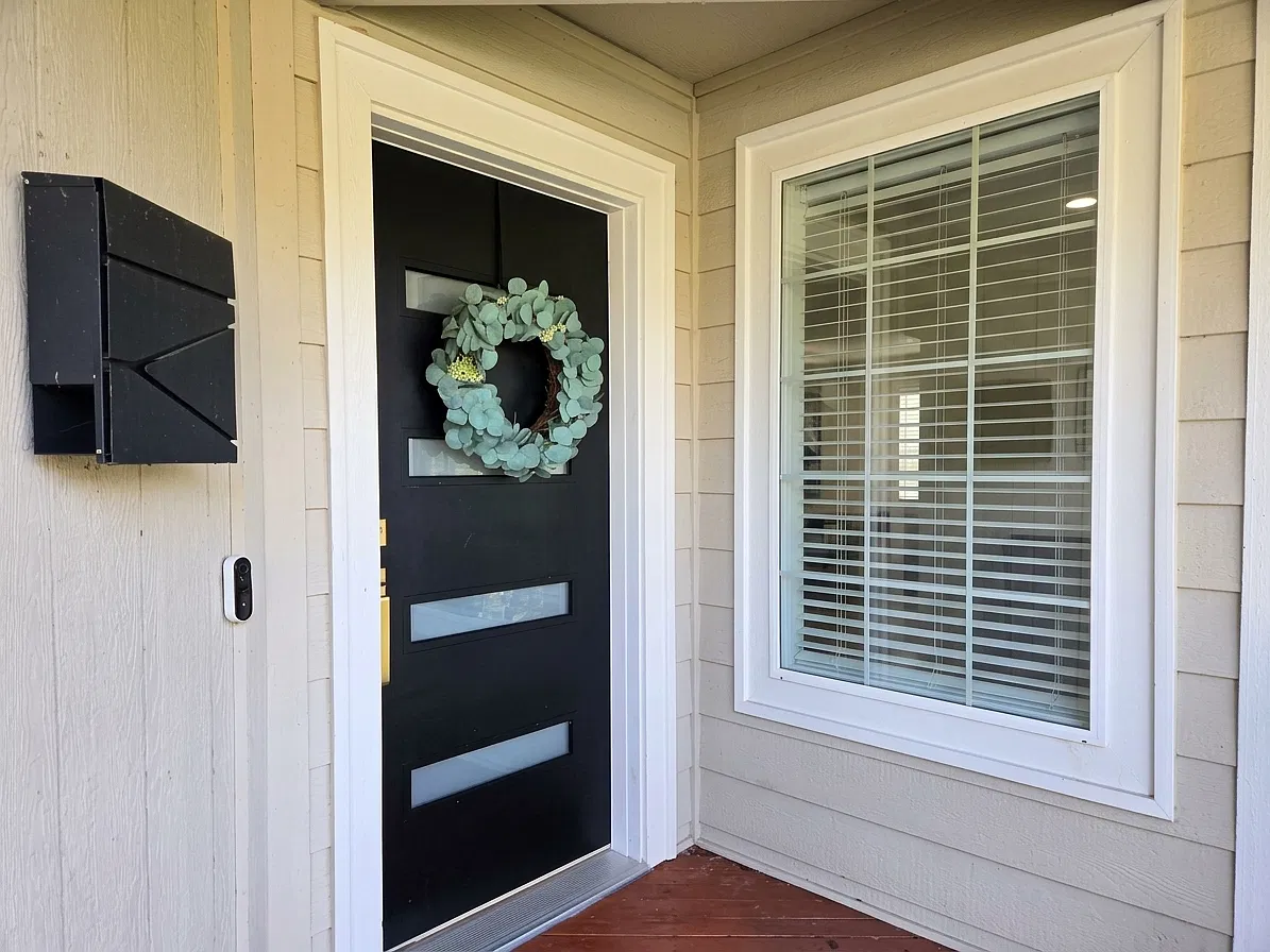 3 bed, 1197 sqft, $2,500 — Photo 3