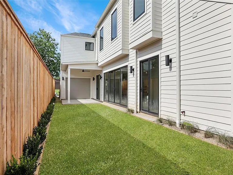 1112 Dart St — Photo 23