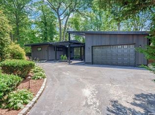 32 Titus Rd, Glen Cove, NY 11542