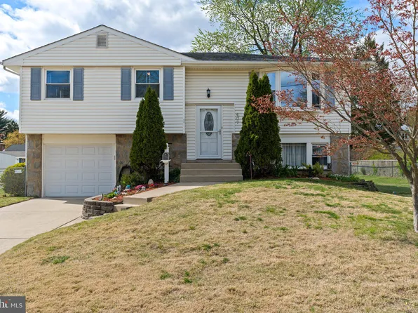 407 Ivystone Ln, Cinnaminson, NJ 08077