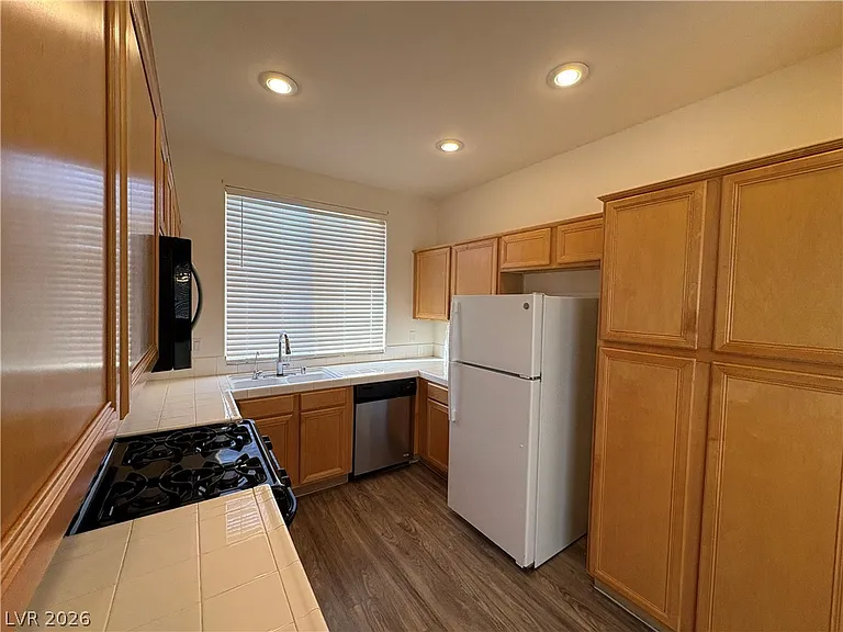 10688 Oak Crest Ave — Photo 9