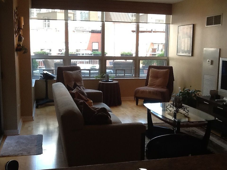 1st image of 330 W Grand Ave APT 807