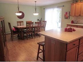4th image of 358 River Dr
