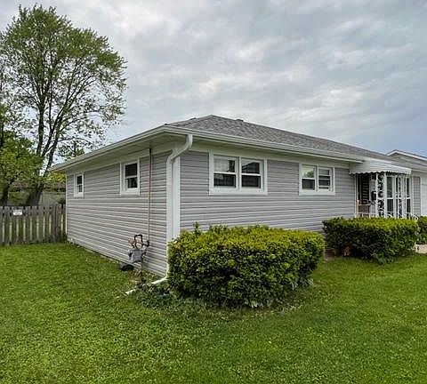 2nd image of 8116 W Summerdale Ave