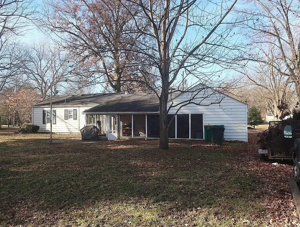 506 N John St photo 1