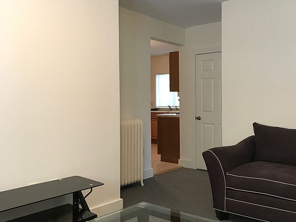 5th image of 114 Highland Pl #2
