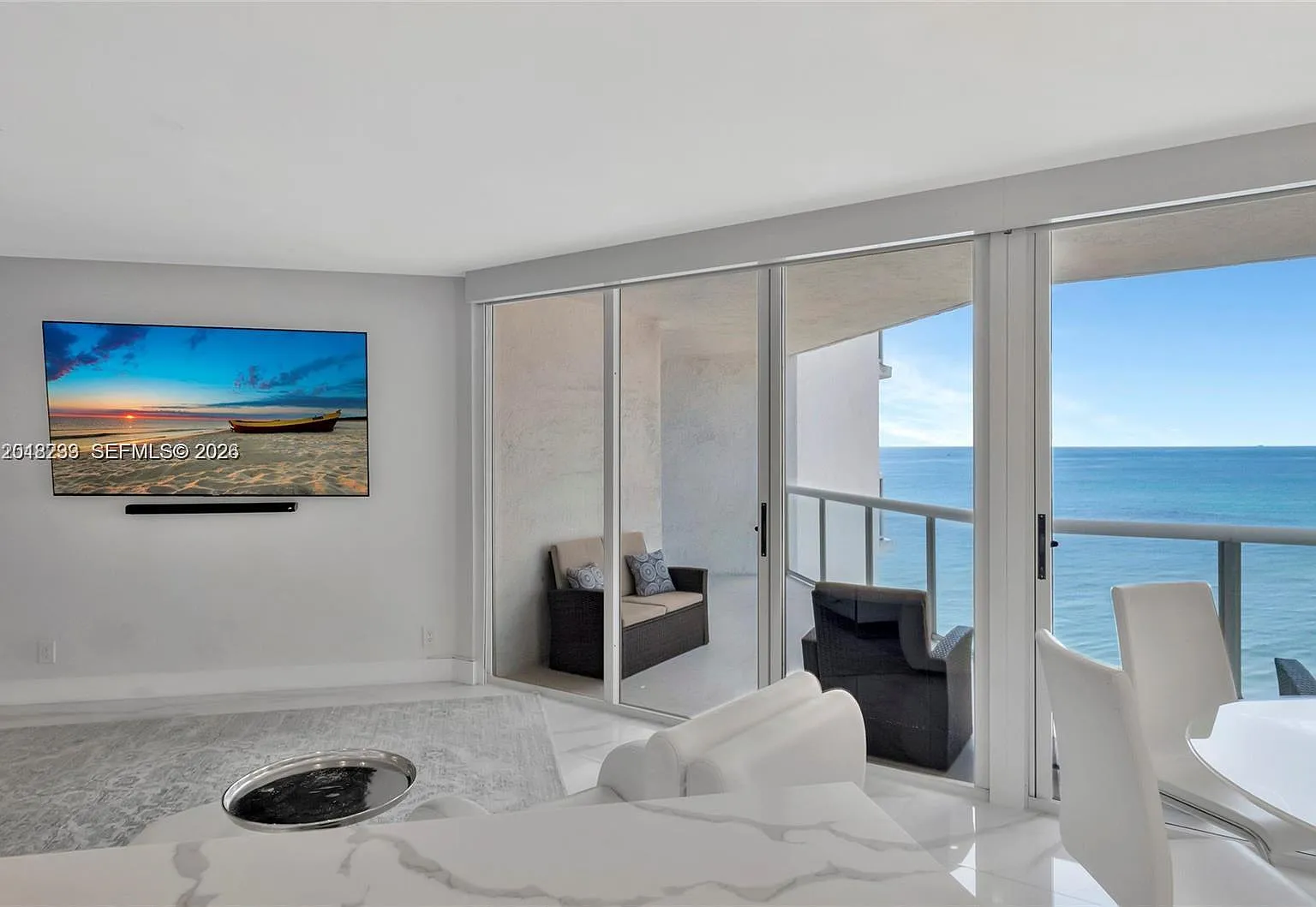 Oceania I Condo — Photo 2