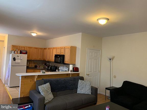 3rd image of 353 W Queen Ln #1