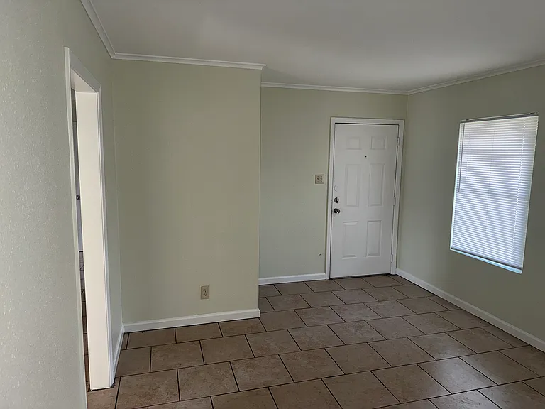 2801 Del Papa St #6 — Photo 3
