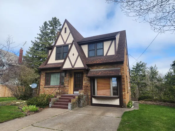 494 Sheridan Dr, Sault Sainte Marie, MI 49783