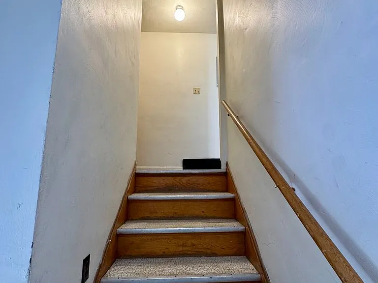 212 North Highland Avenue — Photo 5