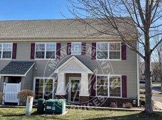 896 Braunworth Ct, Chaska, MN 55318