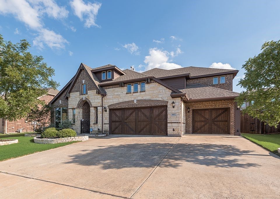 1st image of 1037 Canterbury Ln