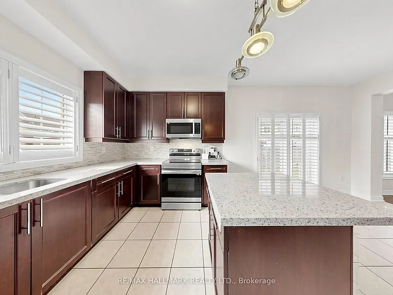 72 Middlecote Dr — Photo 12