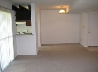 5 Colony West Dr, Champaign, IL 61820