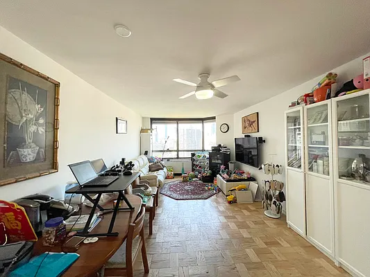Rented by City Connections Realty | media 14