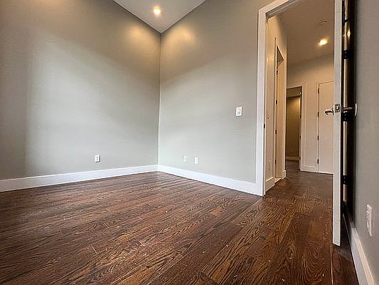 4th image of 655 Mac Donough St #3D