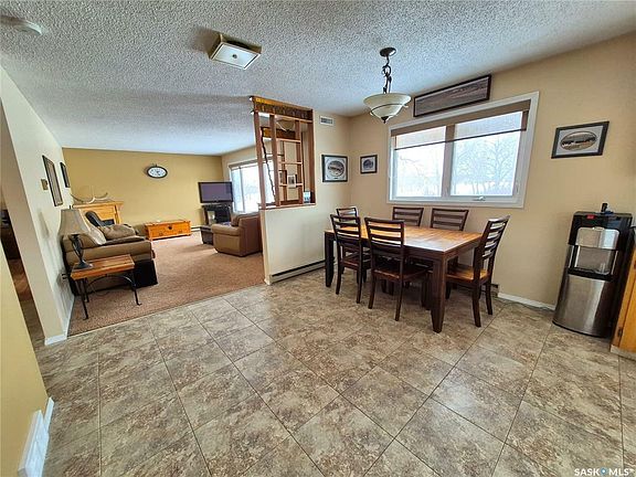 3rd image of 101 6th Ave E