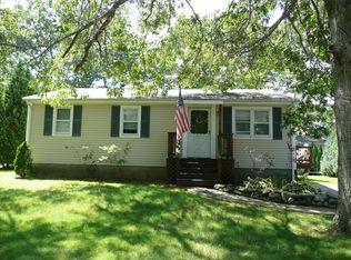 30 Shagbark Rd, Narragansett, RI 02882