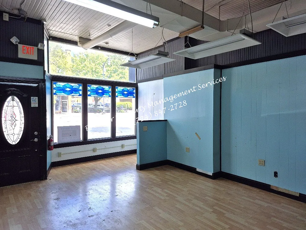 Building Photo - 916 3rd Ave #1