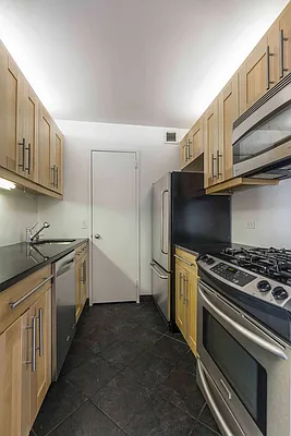 Sold by City Nest Realty | media 14