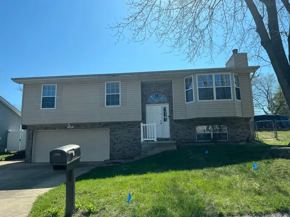 1821 Hilltop Village Ln, Imperial, MO 63052