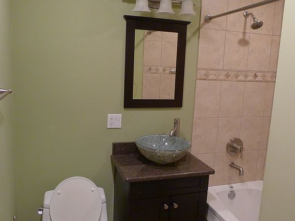 3rd image of 811 W Eastwood Ave APT 407
