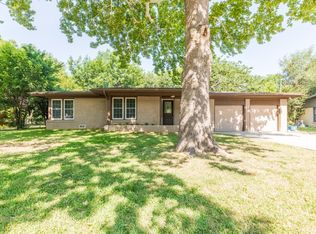 1112 Warden St, Benbrook, TX 76126