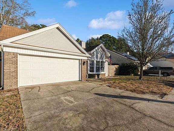 2nd image of 367 Canterbury Cir NW