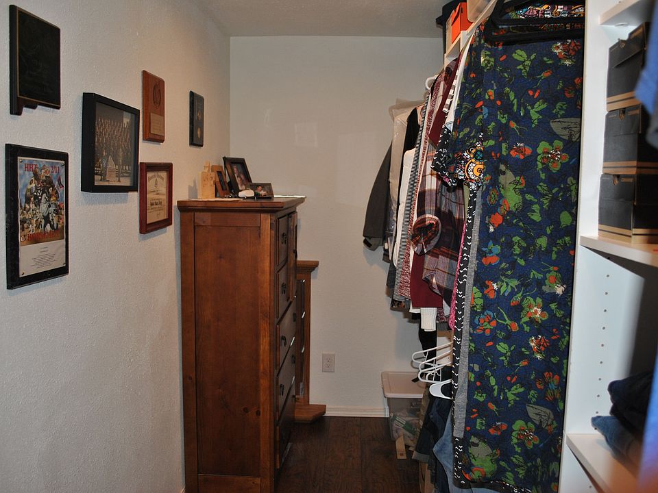 LowerL/Master Walk-In-Closet