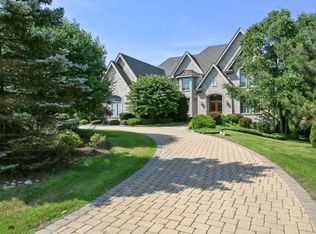 8525 Timber Ridge Dr, Burr Ridge, IL 60527